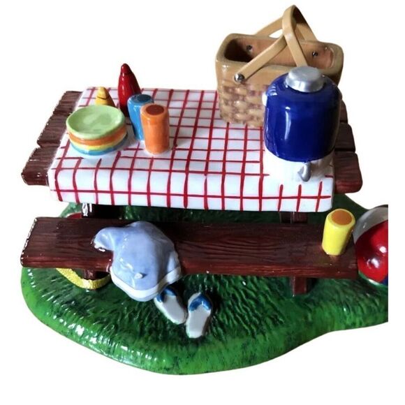 Dept 56 Summertime Family Picnic Snow Village 55180 With Box - Picture 8 of 10